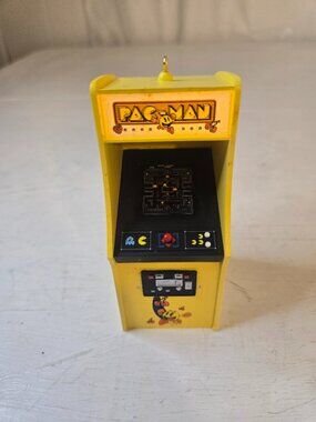 Pac Man Machine Ornament with sound lights